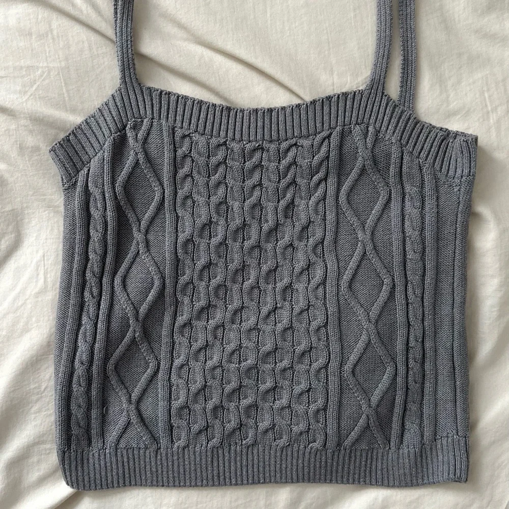 ANTHROPOLOGIE GRAY CABLE KNIT TANK TOP Cropped Length Slim Fit Size-Large - Picture 9 of 9
